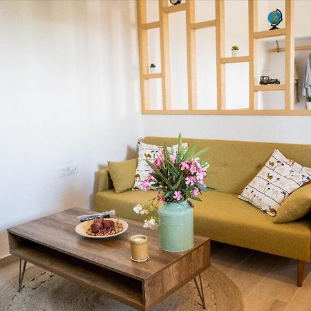 The Lighthouse Sunset View Suites Akrotírion 외부 사진