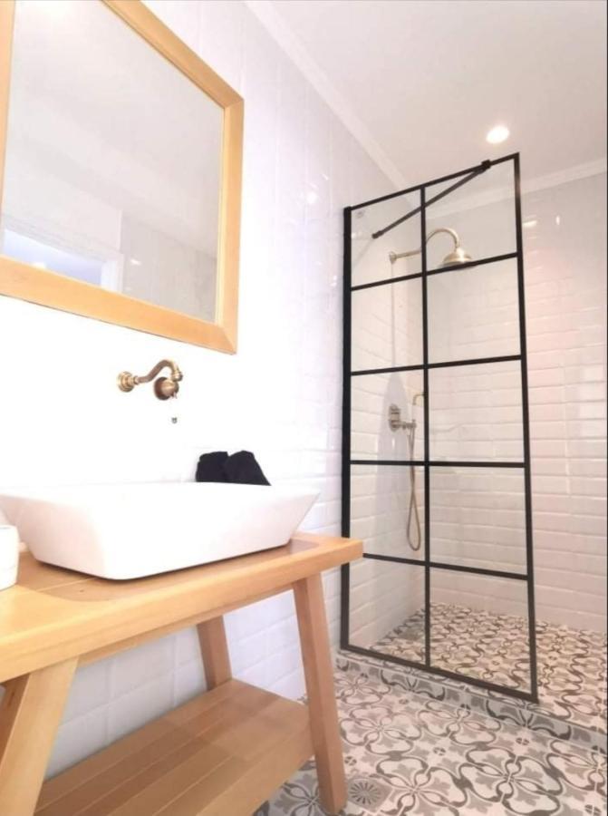 The Lighthouse Sunset View Suites Akrotírion 외부 사진